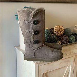 UGG BAILEY BUTTON  BOOT